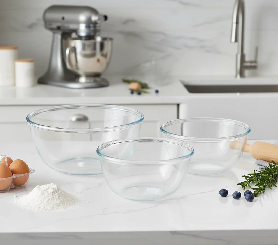 The Essential Pyrex Mixing Bowl Set with Assorted Lids: Your Kitchen’s Best Friend